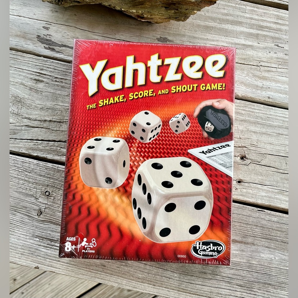 NWT Hasbro Yahtzee Game -‎ Vibrant Red Box with Black and White Dice